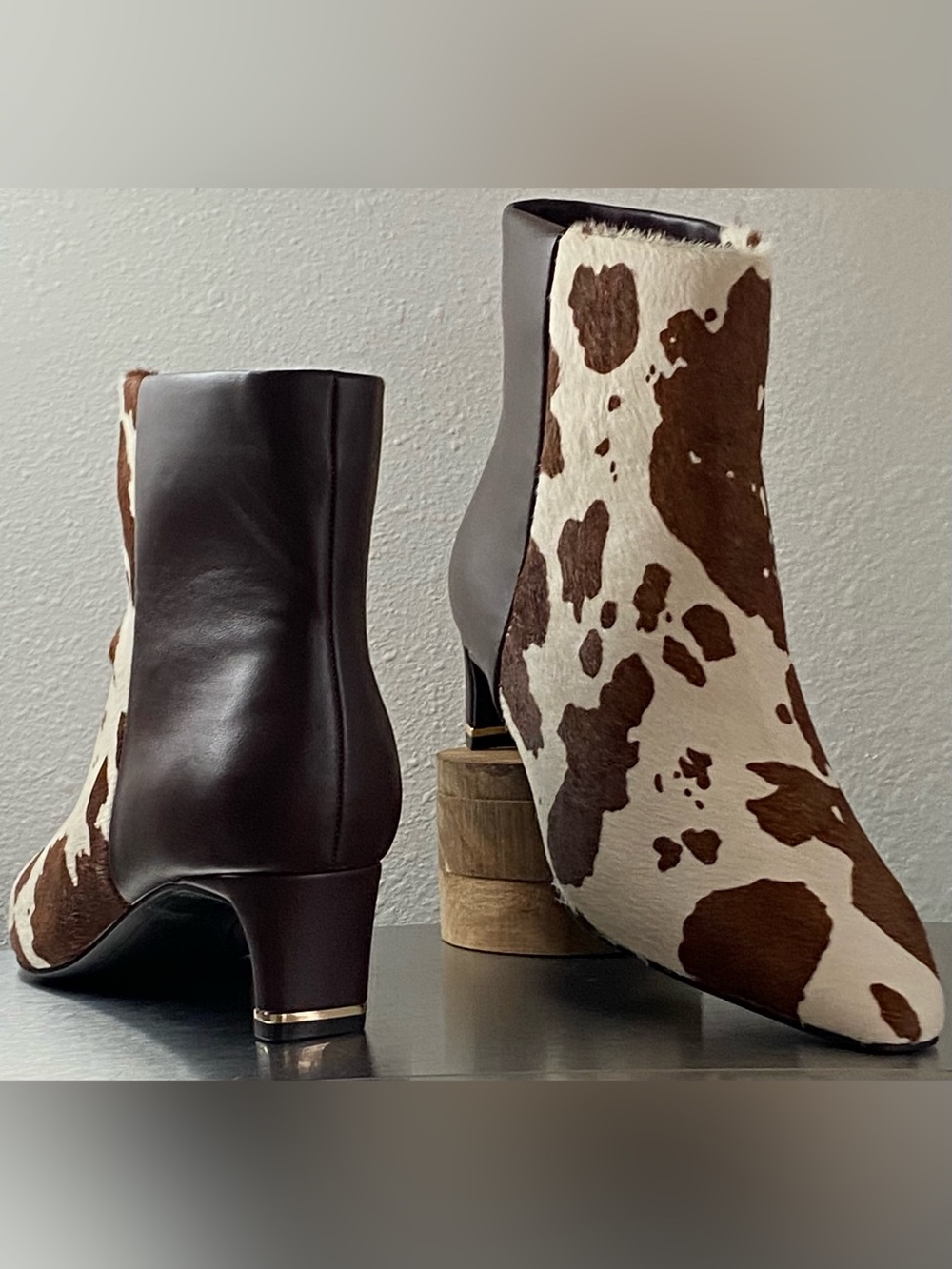 KENNETH COLE CHOCOLATE LEATHER CALF HAIR COW PRINT ANKLE BOOTS